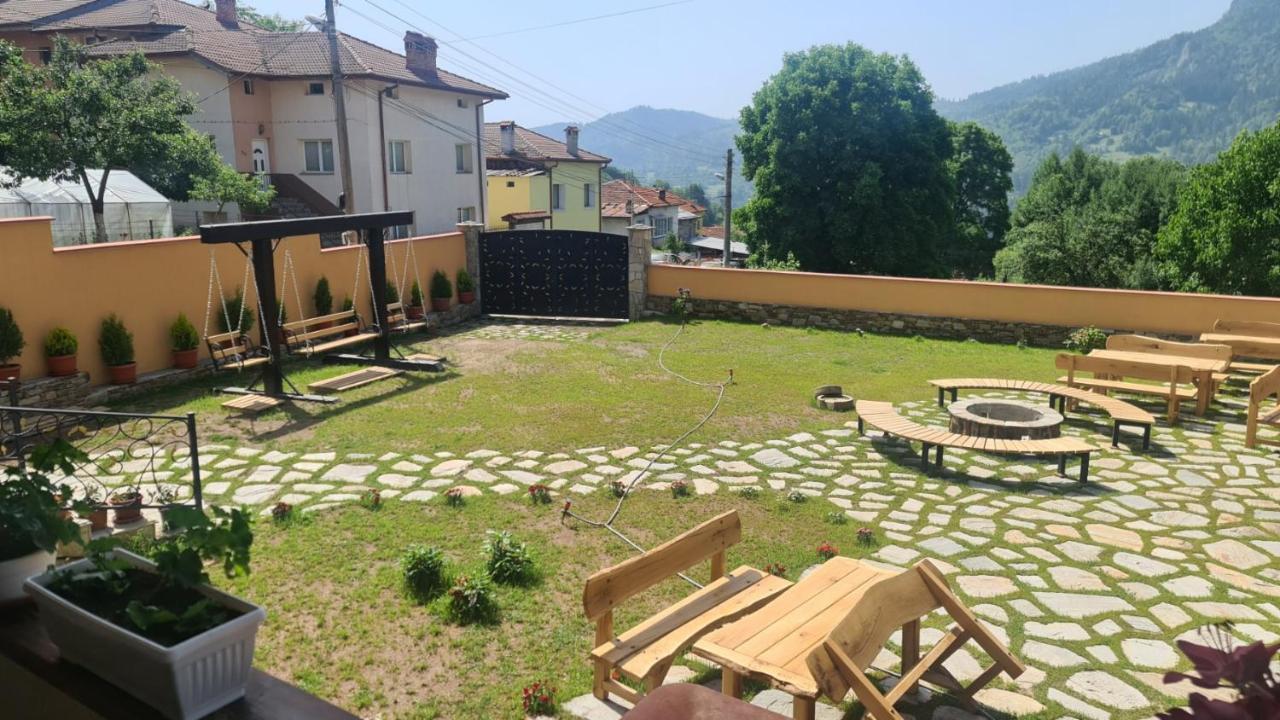Guesthouse Nefertiti Σμόλιαν Εξωτερικό φωτογραφία